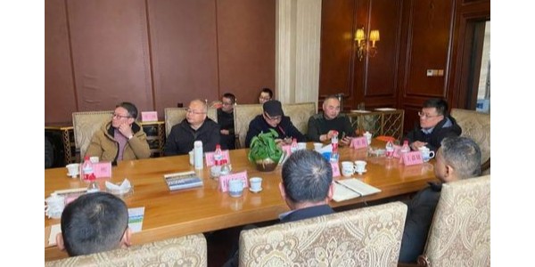 成都新農(nóng)村建設(shè)服務(wù)業(yè)發(fā)展論壇交流會(huì)成功舉辦！胡林副會(huì)長的專題分享與蔣美榮會(huì)長總結(jié)！